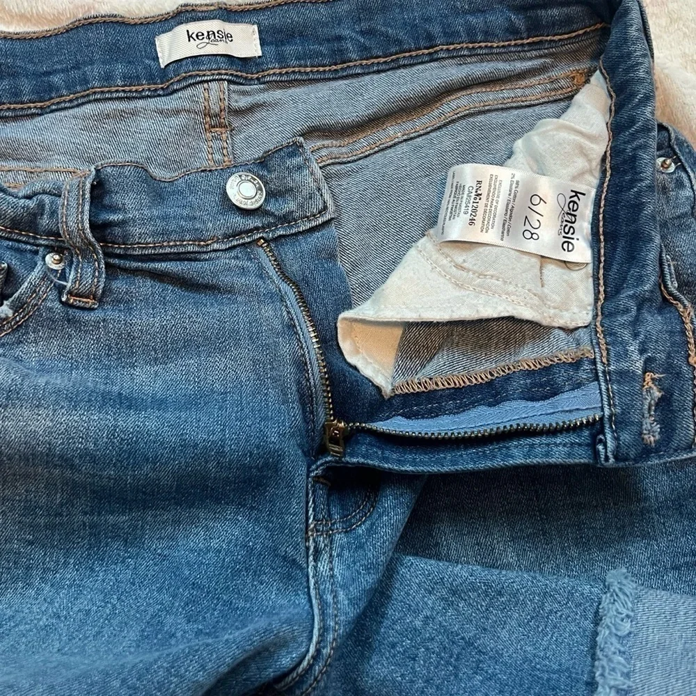 Kensie Cuffed Bermuda Stretch Medium Wash High Rise Denim Jean Shorts Sz 6/28